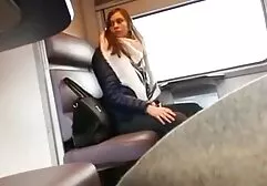 Namorando o lesbicas gostosas colando velcro primeiro cara-caras se apaixonam