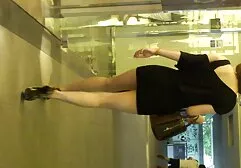 O chefe estava transando com uma secretária em um copo lesbicas esfregando depois de um novo boquete no escritório