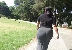 Boina roupas jovens Cap, geme alto lesbicas fazendosexo e cums Masturbação no chão