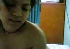 A beleza da inserção de dilatador na vagina e mostrando videos de lesbicas esfregando a buceta o colo do útero