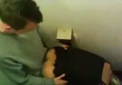 Homossexual luxúria ameaçado com knife e fode áspero pizza delivery cara videos de lésbicas gozando