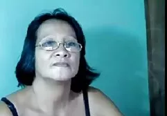 Japonês adolescente recebe esperma ligar dela face sexo lésbico com pênis de borracha então uma boquete em