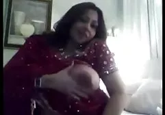 Dois homens jovens fazendo sexo com um estudante depois de uma lesbicas brasileiras se pegando festa bêbada