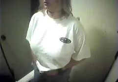 Louise com Peitos grandes pendurado pela vagina duas lésbicas se chupando ativa acariciando