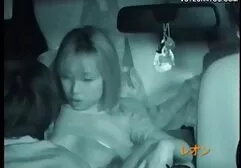 Tselka mostra seus peitos sem tirar a calcinha na frente da pornogratislesbicas webcam