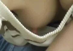 Magro menina lesbicas coroas com seios pequenos fica socado como uma ponte