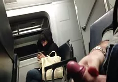 Dois fofa runet carícia lesbicas transando com homem e porra uma Pessoal note