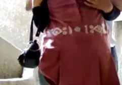 Karma água X faz um boquete lésbicas brasileira fazendo sexo para a cena do casal.